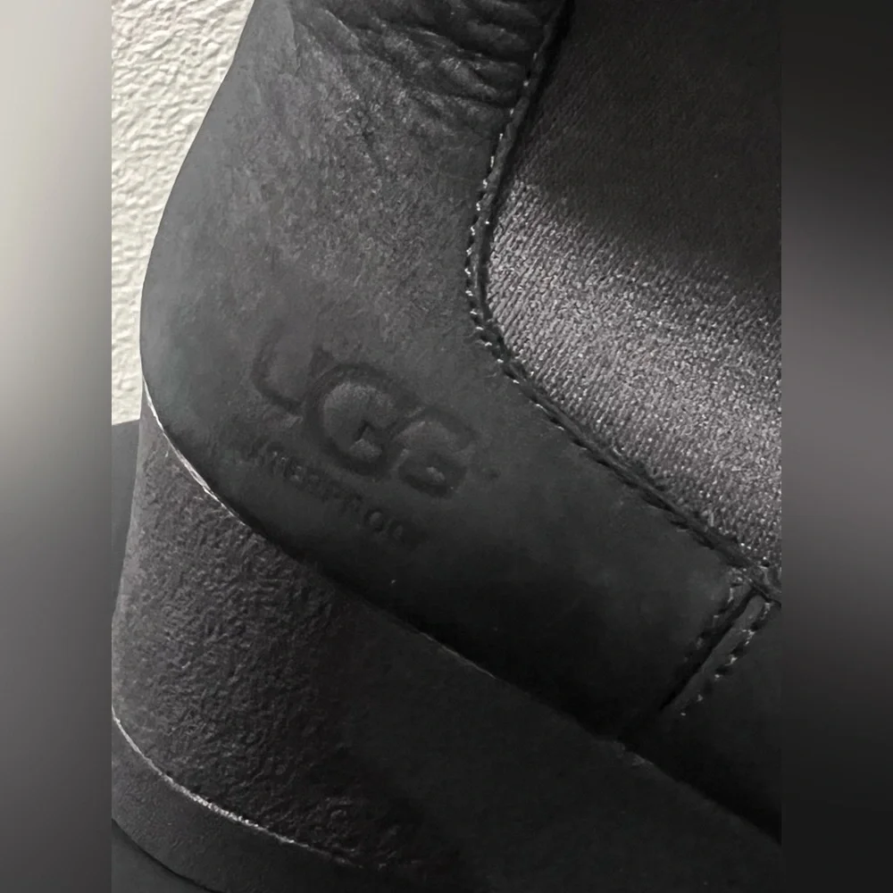 LIKE NEW UGG AUS Women's Indra Wedge Booties Winter Suede Leather Boots - Picture 8 of 11